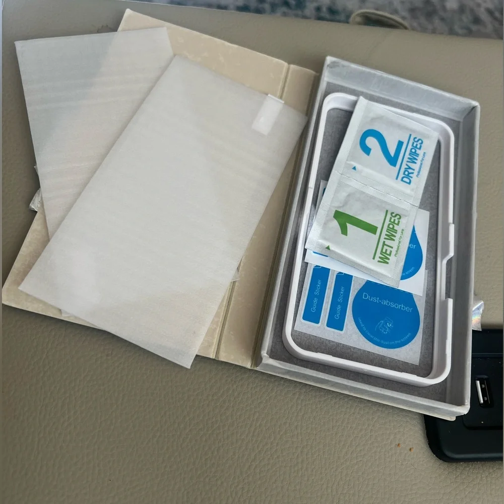 iPhone 13 screen protector 2 pack -tempered glass
